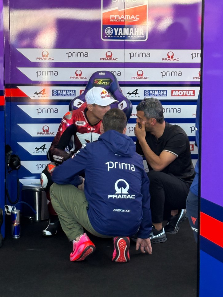 Με τον μάνατζερ του Kenan Sofuoglu μιλά ο Toprak